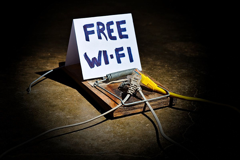 Как мошенники перехватывают банковские данные через публичный Wi-Fi - FIN Smotr. Фото №1